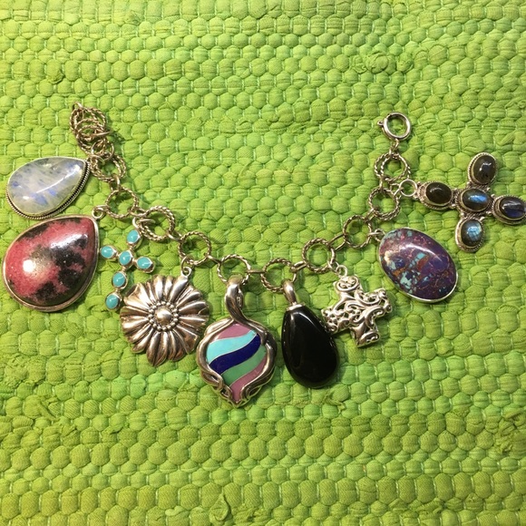 Custom-made sterling silver charm bracelet - Picture 2 of 7